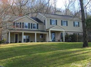 20 Old Aspetong Rd, Katonah, NY 10536