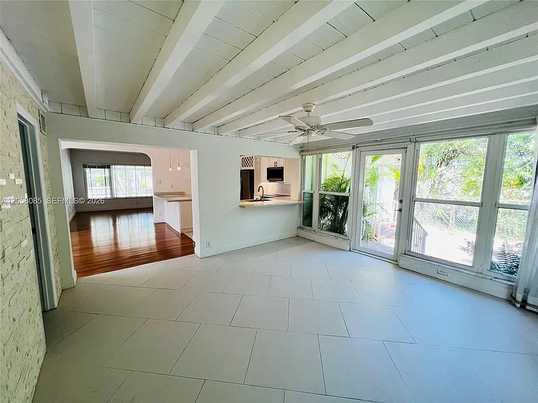 1116 Biarritz Dr — Photo 10