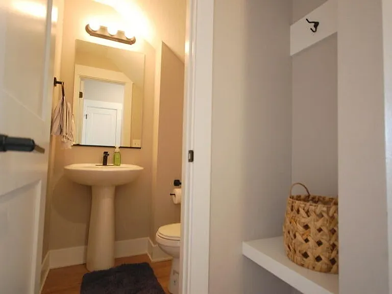 1218 S Linn St — Photo 14