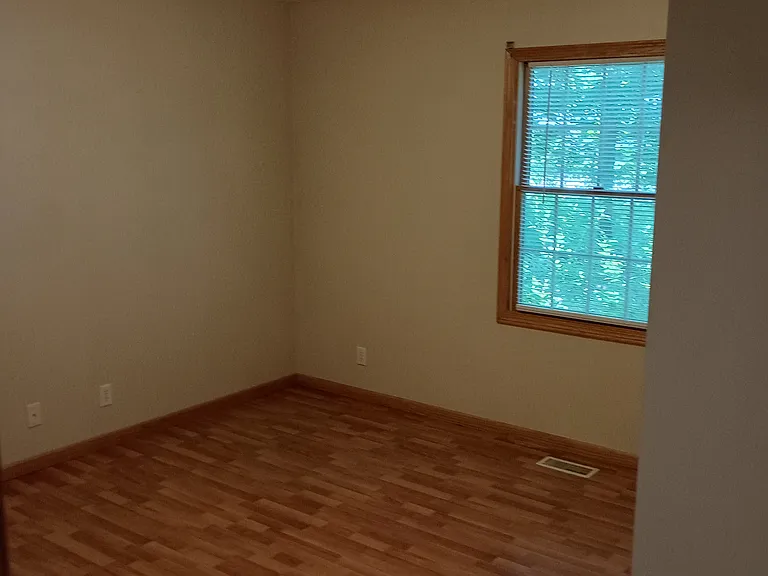 16137 Robbins Rd — Photo 14