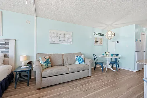 8817 S Thomas Dr Photo 1
