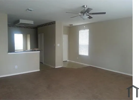 4 bed, 2460 sqft, $2,299 — Photo 4