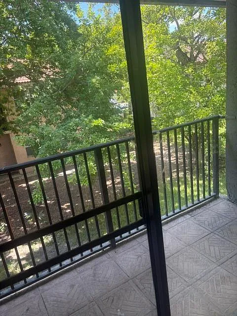 3 bed, 2.0 bath, 1111 sqft, $2,550 — Photo 4