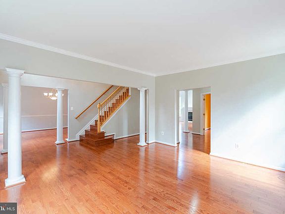 4th image of 3343 Governor Martin Ct