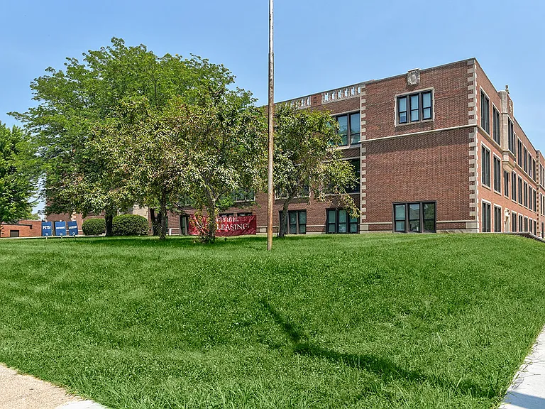 Everts hill apartmetnts