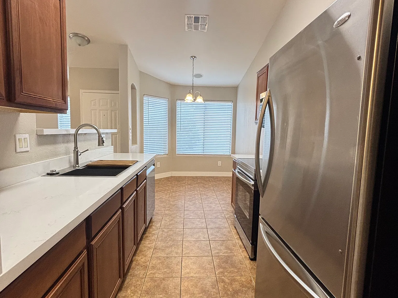 3 bed, 1296 sqft, $1,575 — Photo 3