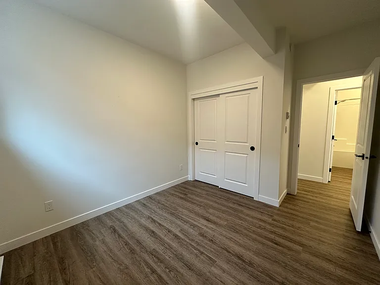 325 Lockwood St — Photo 39