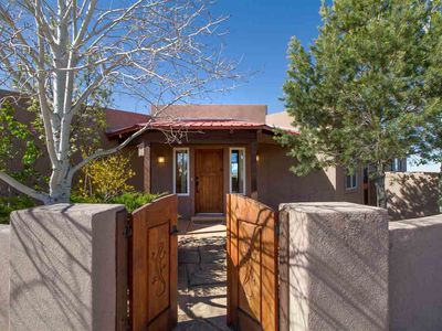 104 Avenida De La Paz, Lamy, NM, 87540
