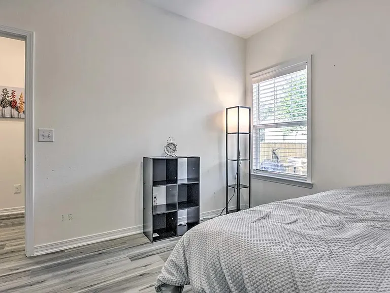 1107 N H St — Photo 13