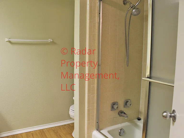 6418 Lago Vista Dr — Photo 11