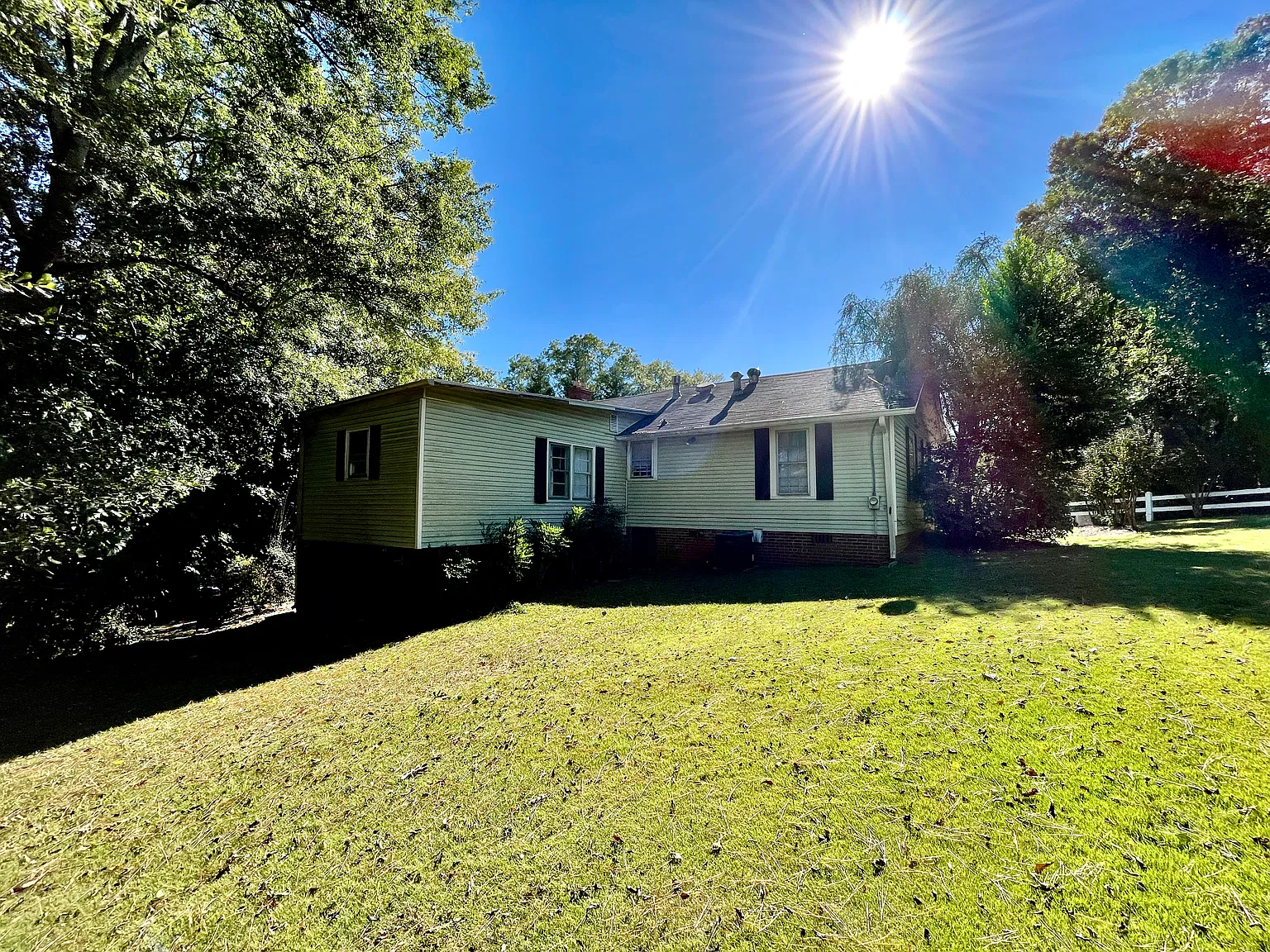 835 S Church St — Photo 4