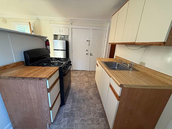2nd image of 19 Pleasant St #5