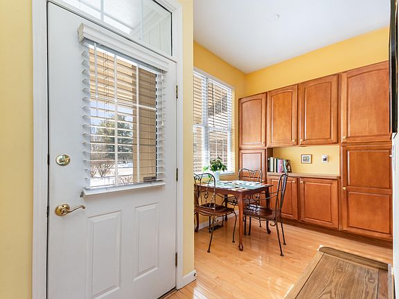3rd image of 1000 Oakmont Ct
