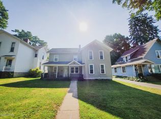 59 S West St, Hillsdale, MI 49242
