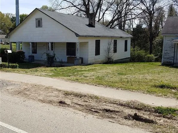 603 Kings Mountain St, Clover, SC 29710