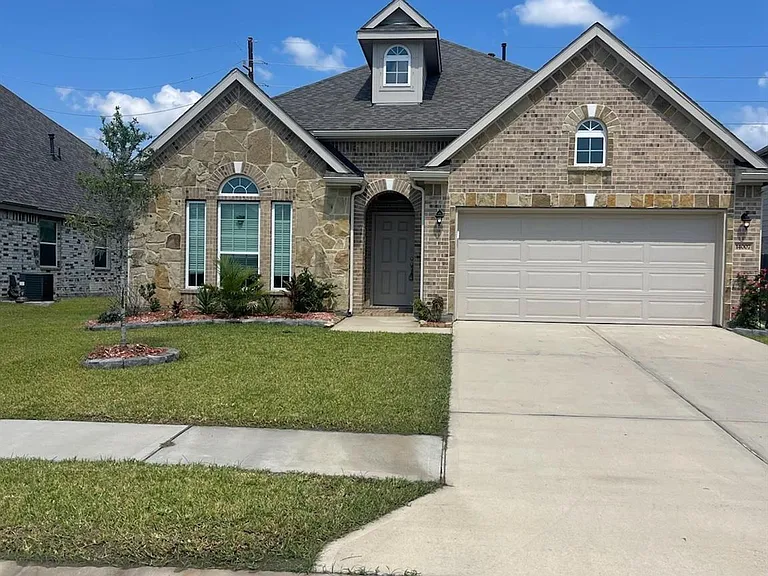 14007 S River Dr — Photo 2