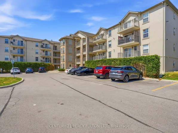 1480 Bishops Gate #203, Oakville, ON L6M 4N4