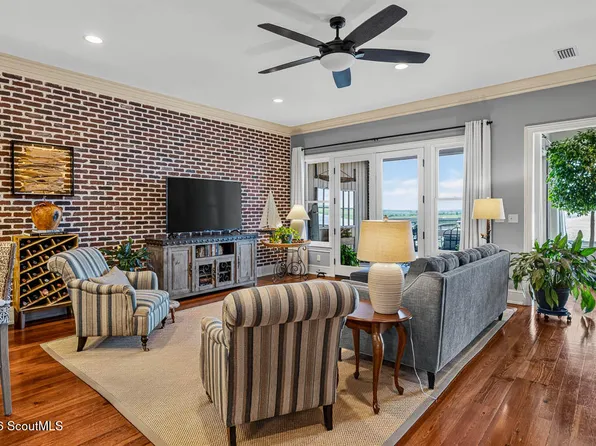 107 Broad St #C, Darien, GA 31305