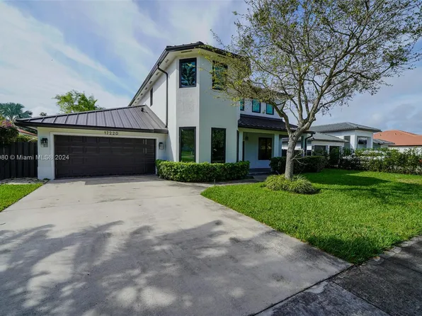 17220 SW 92nd Ct, Palmetto Bay, FL 33157