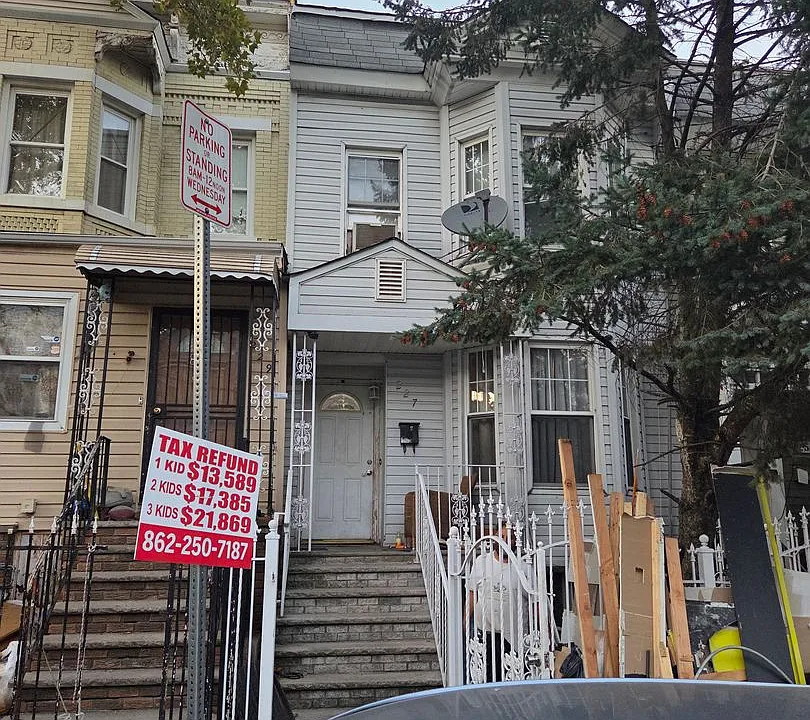227 6th Ave W