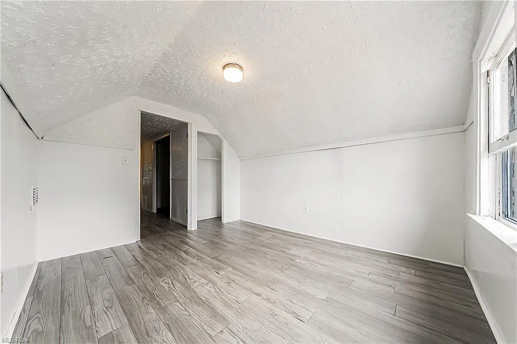1 bed, 946 sqft, $690 — Photo 3