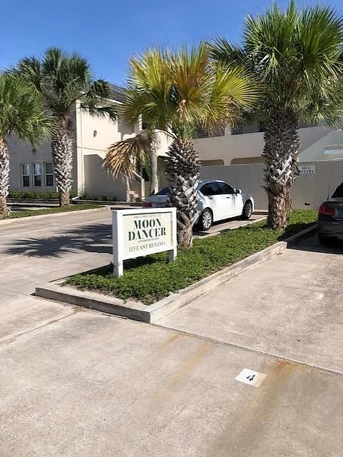 2nd image of 113 E Retama St #5