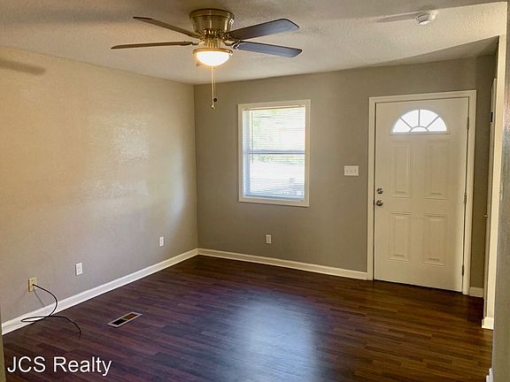 3rd image of 107 W Nettleton Ave #D