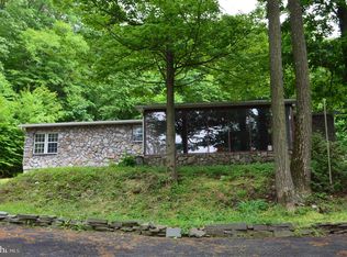 25 Woodland Rd, Boyertown, PA 19512