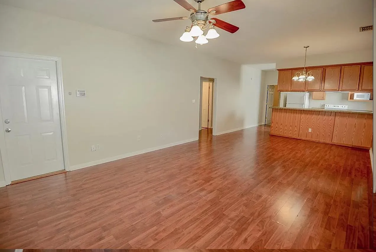 3 bed, 1348 sqft, $1,650 — Photo 3