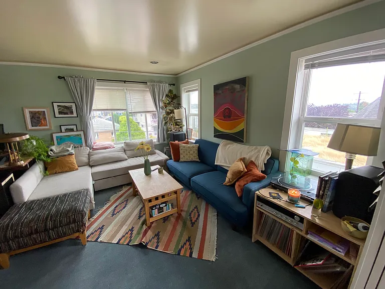 4333 Phinney Ave N #PENTHOUSE — Photo 1