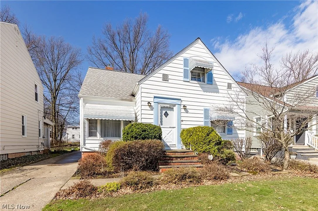 1042 Avondale Rd photo 1