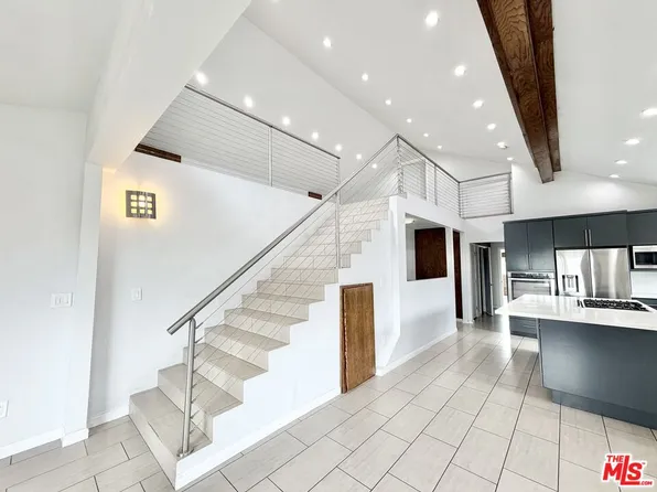 624 1/2 N Benton Way, Los Angeles, CA 90026