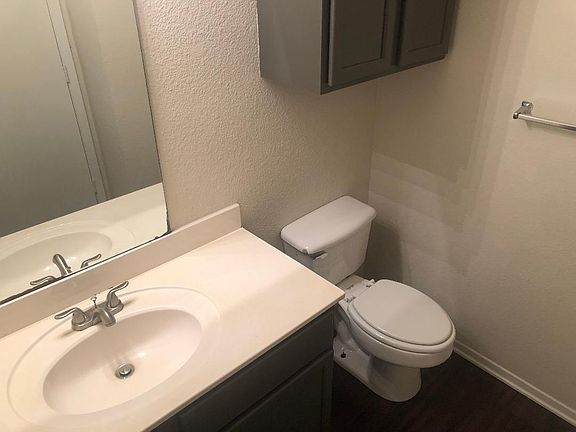 4th image of 8149 Marydean Ave