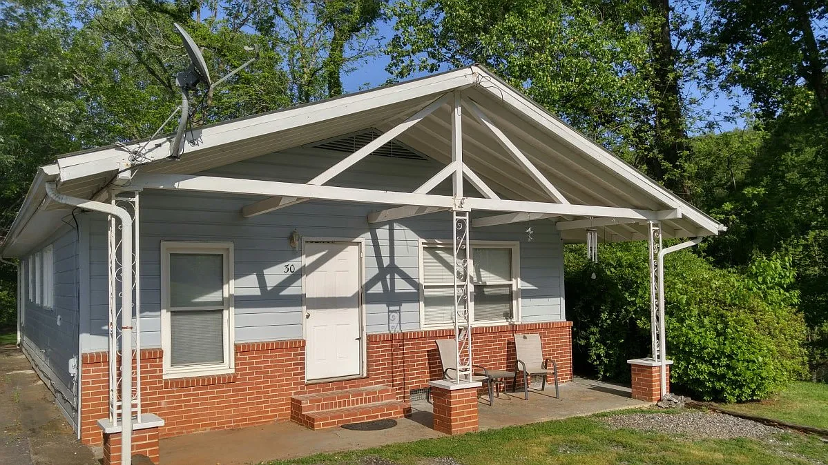 2 bed, 1200 sqft, $1,550 — Photo 1