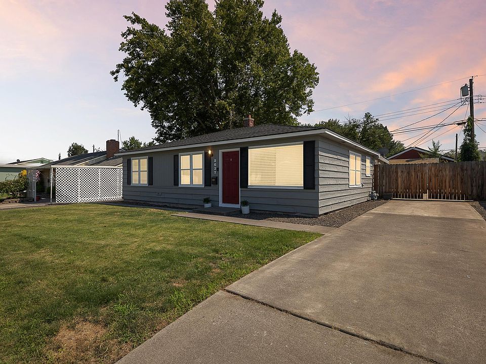 1st image of 2637 W 6th Pl