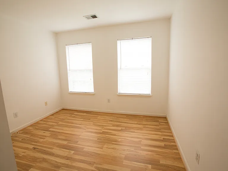 2911 Jessica Ct — Photo 16
