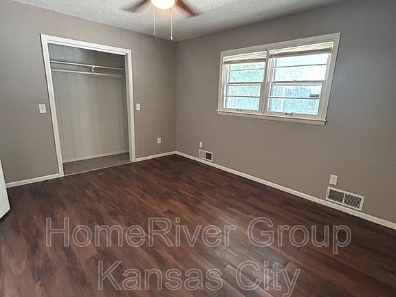 4th image of 1726 Hawthorne Ct
