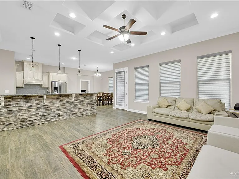 2410 Colvin Ave — Photo 10