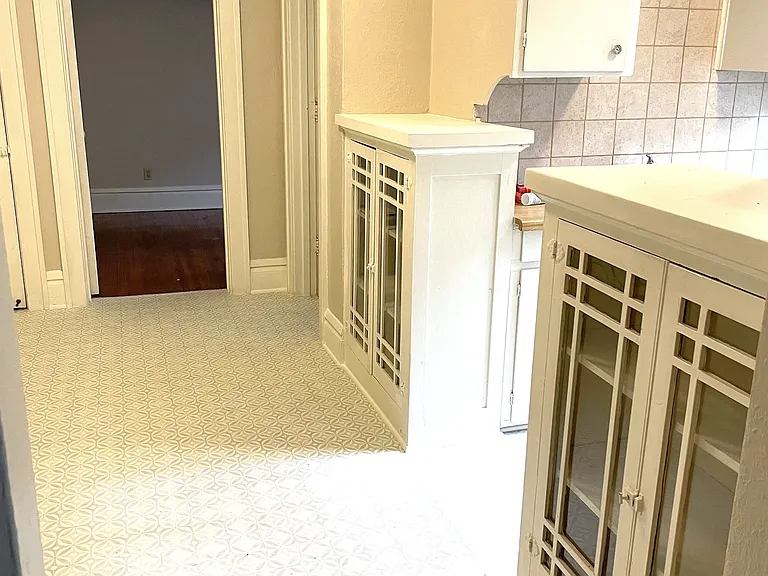 1576 Portland Apartments — Photo 12