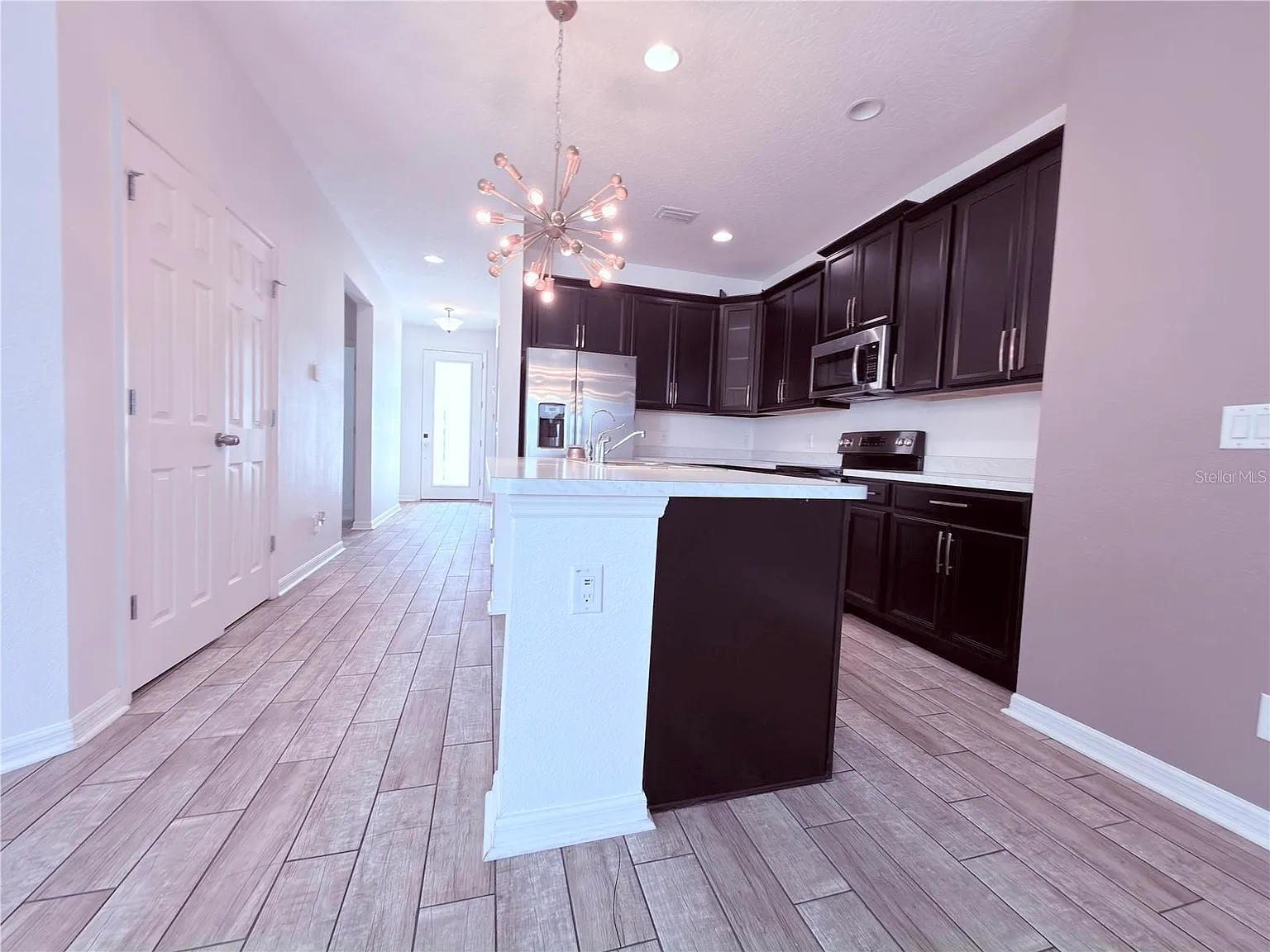 3 bed, 1547 sqft, $2,100 — Photo 1