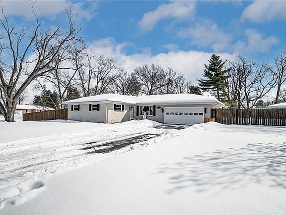 2nd image of 160 Carrousel Dr