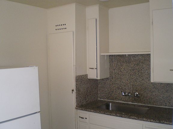 3rd image of 959 Harmon Ave APT 6