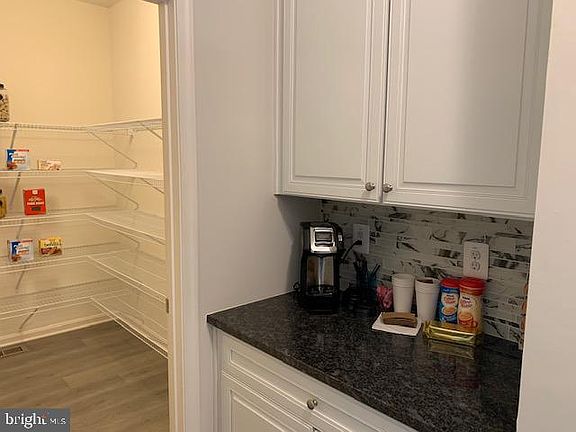 4th image of 73 Derry Ln