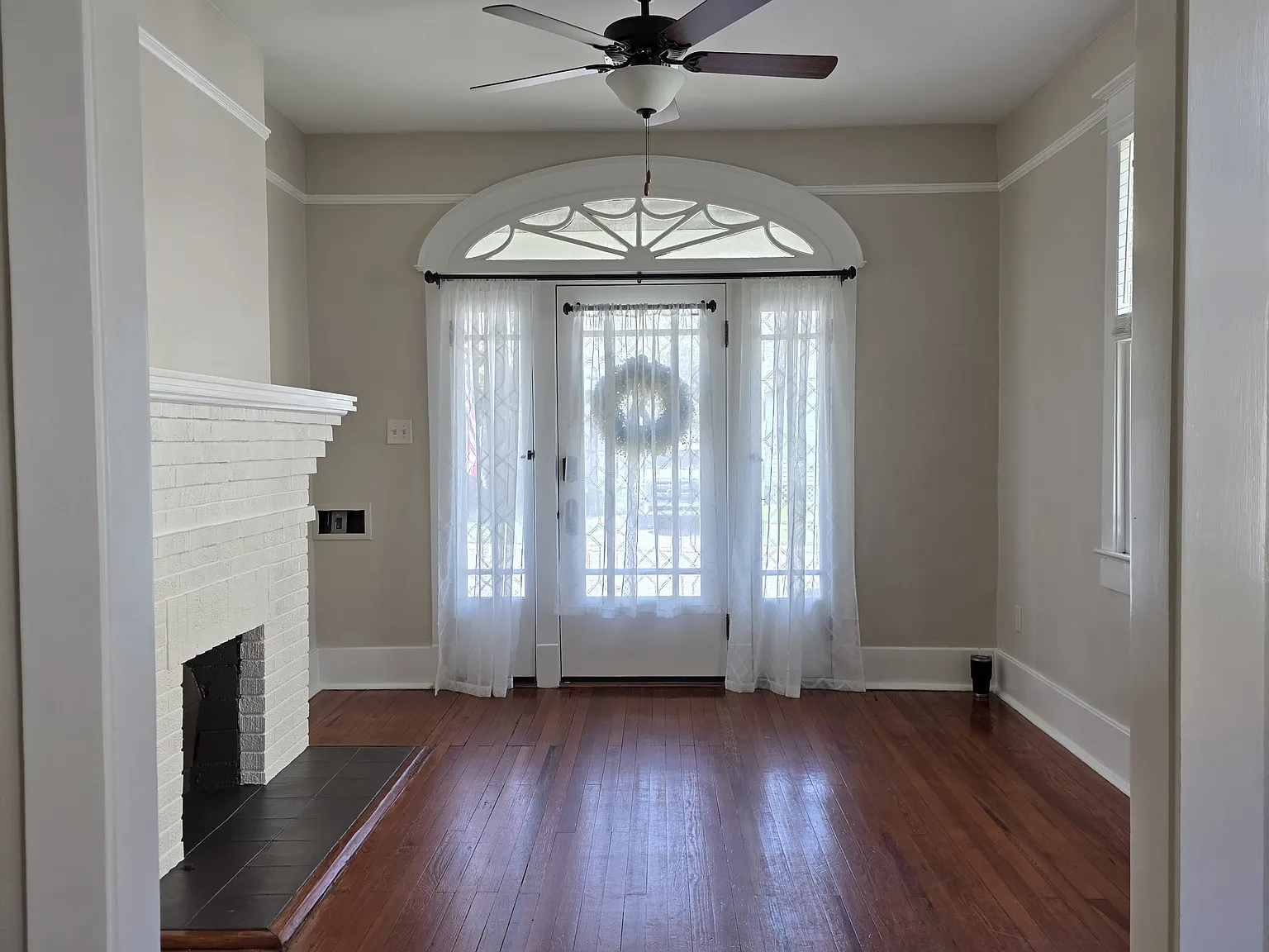1 bed, 650 sqft, $2,200 — Photo 4