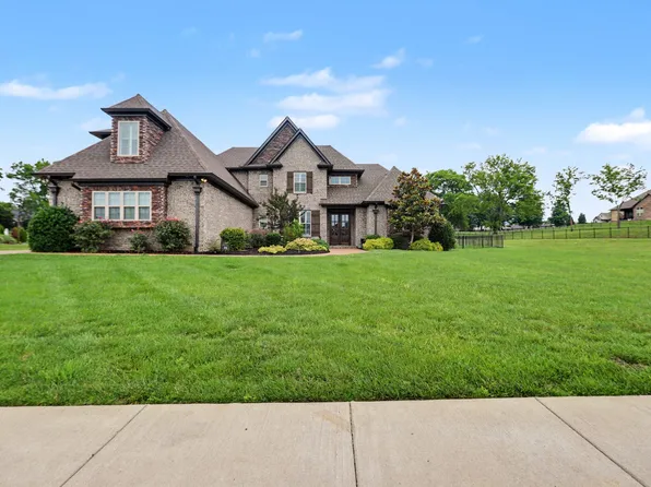 98 Mulberry Grv, Gallatin, TN 37066