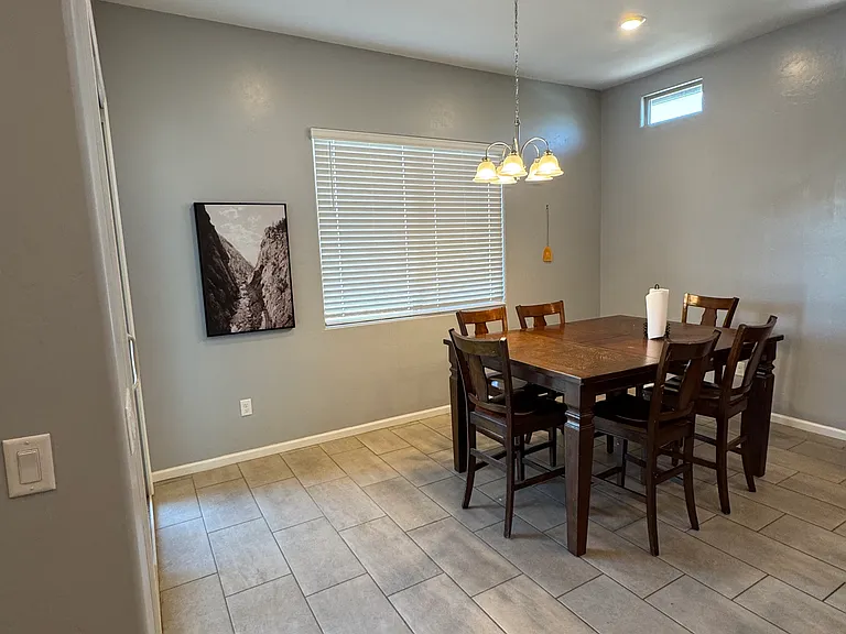 12445 N Appling Ave — Photo 6