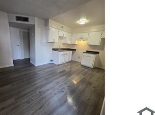 1075 E Desert Inn Rd #4, Las Vegas, NV 89109