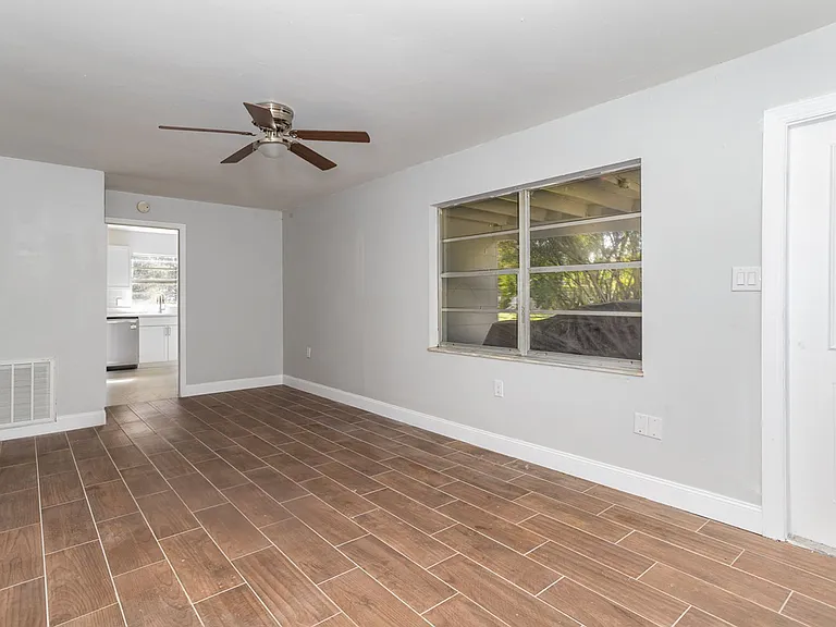 4610 Barley St — Photo 3