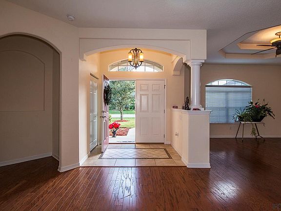 3rd image of 14 Essington Ln