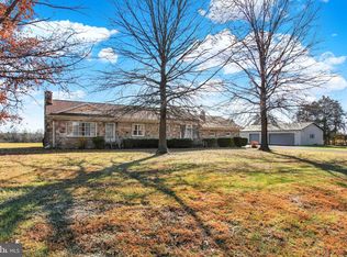 930 Hoffman Rd, Gettysburg, PA 17325